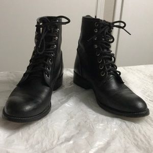 Justin boots women’s 7.5 Black Leather Lace up